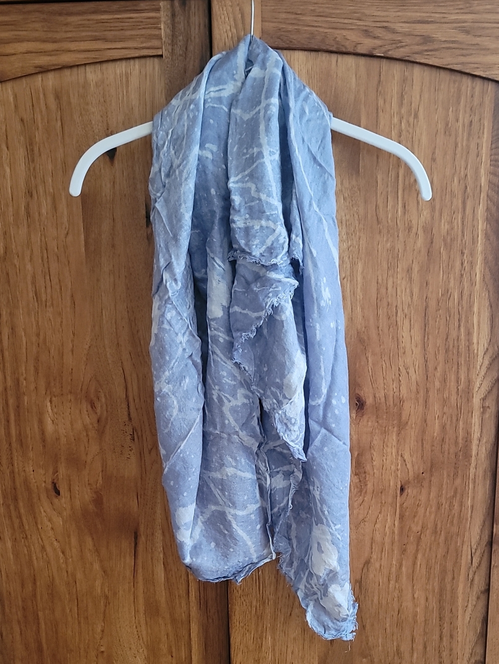 Micromodal Cashmere Light Blue Marble-Pattern Scarf